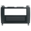 MASCHERINA CON FORO 2ISO-ISO COLORE NERO MERCEDES A 05/12 - B /11 VITO-VIANO 06  SPRINTER 06/08